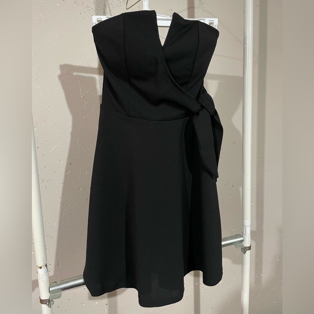 Mi ami Black Dress slight v-neck with side tie